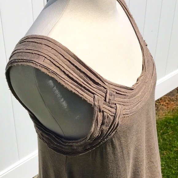 Max Studio Khaki Tan Hi Lo Raw Edge Trim Swing Tank Style Top Size Medium - Picture 5 of 10